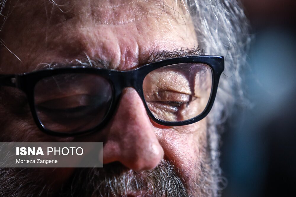 تصاویر | مسعود کیمیایی شکار شد؛ از قهقهه زدن‌ آقای کارگردان تا بغض و ...