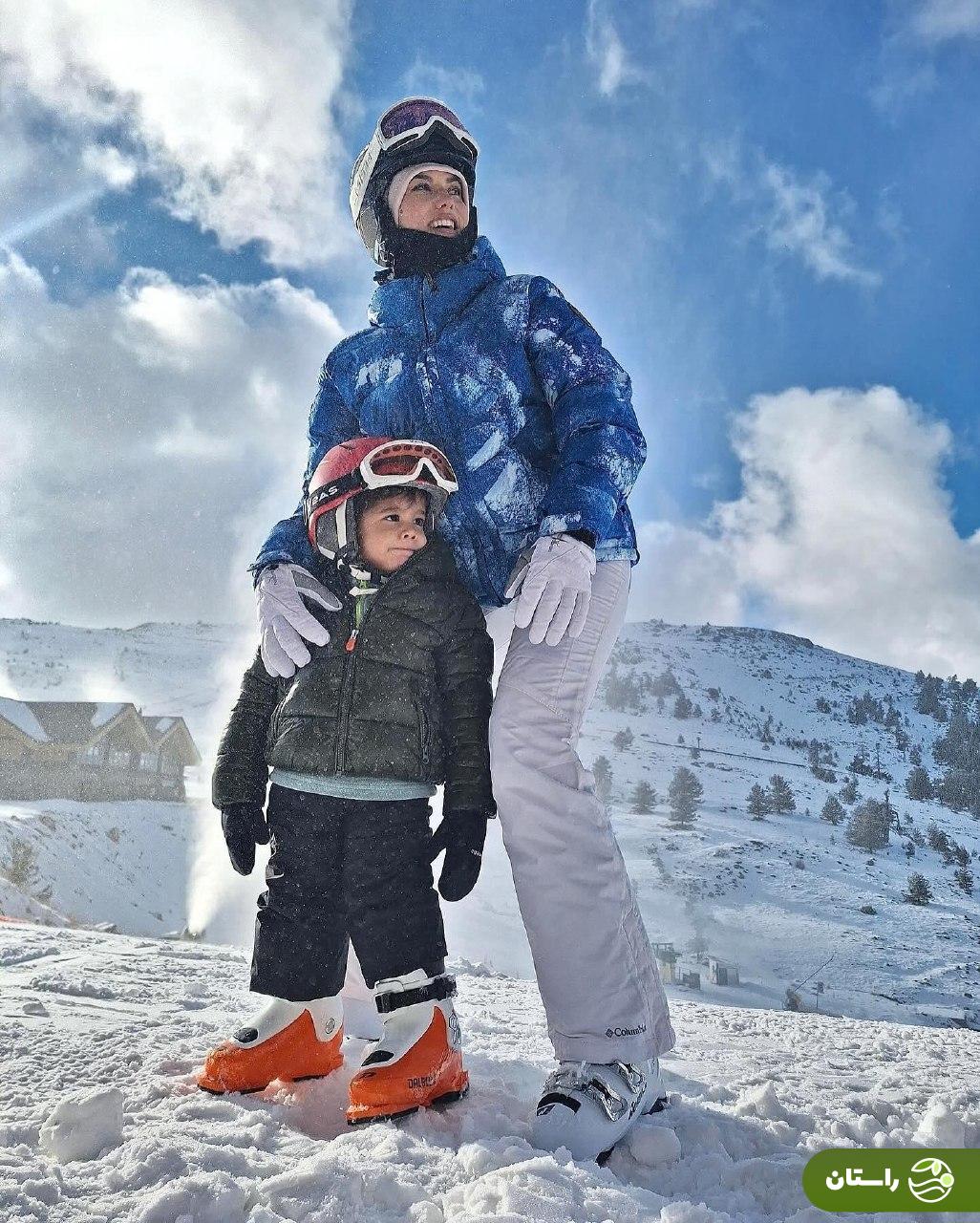 تصاویر |‌ تعطیللات زمستانی فحریه اوجن به همراه همسر و فرزندانش