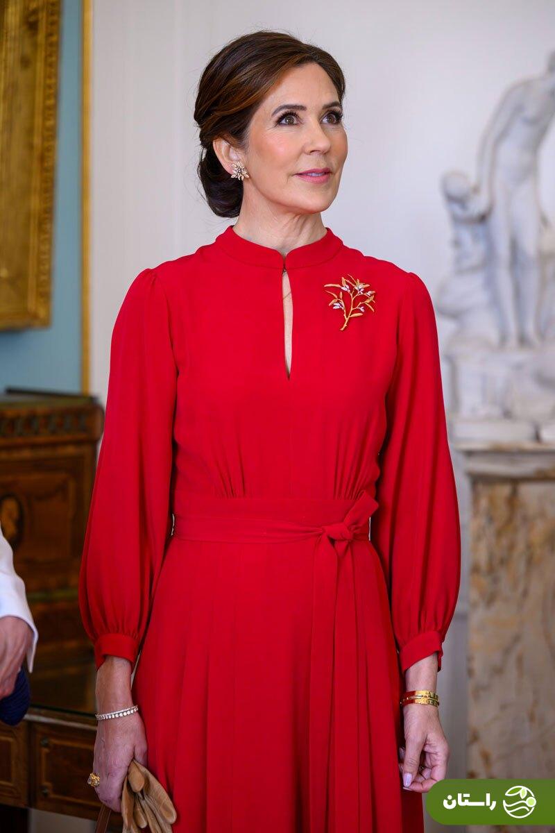 تصاویر | سبک پوشش قرمز کریسمسی «ملکه دانمارک»