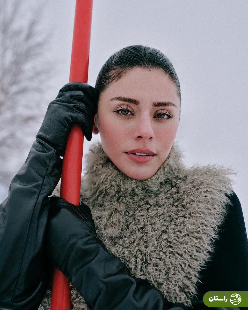 تصاویر |‌ استایل‌های جذاب زمستانی سیلا ترک‌اوغلو بازیگر ترکیه‎ای