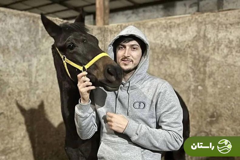 عکس | هدیه ۵۰ میلیارد تومانی شیخ اماراتی به سردار آزمون عکس | هدیه ۵۰ میلیارد تومانی شیخ اماراتی به سردار آزمون