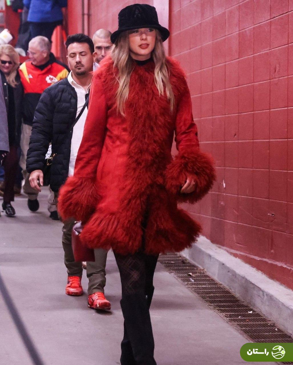 تصاویر | استایل کریسمسی تیلور سوئیفت تصاویر | استایل کریسمسی تیلور سوئیفت