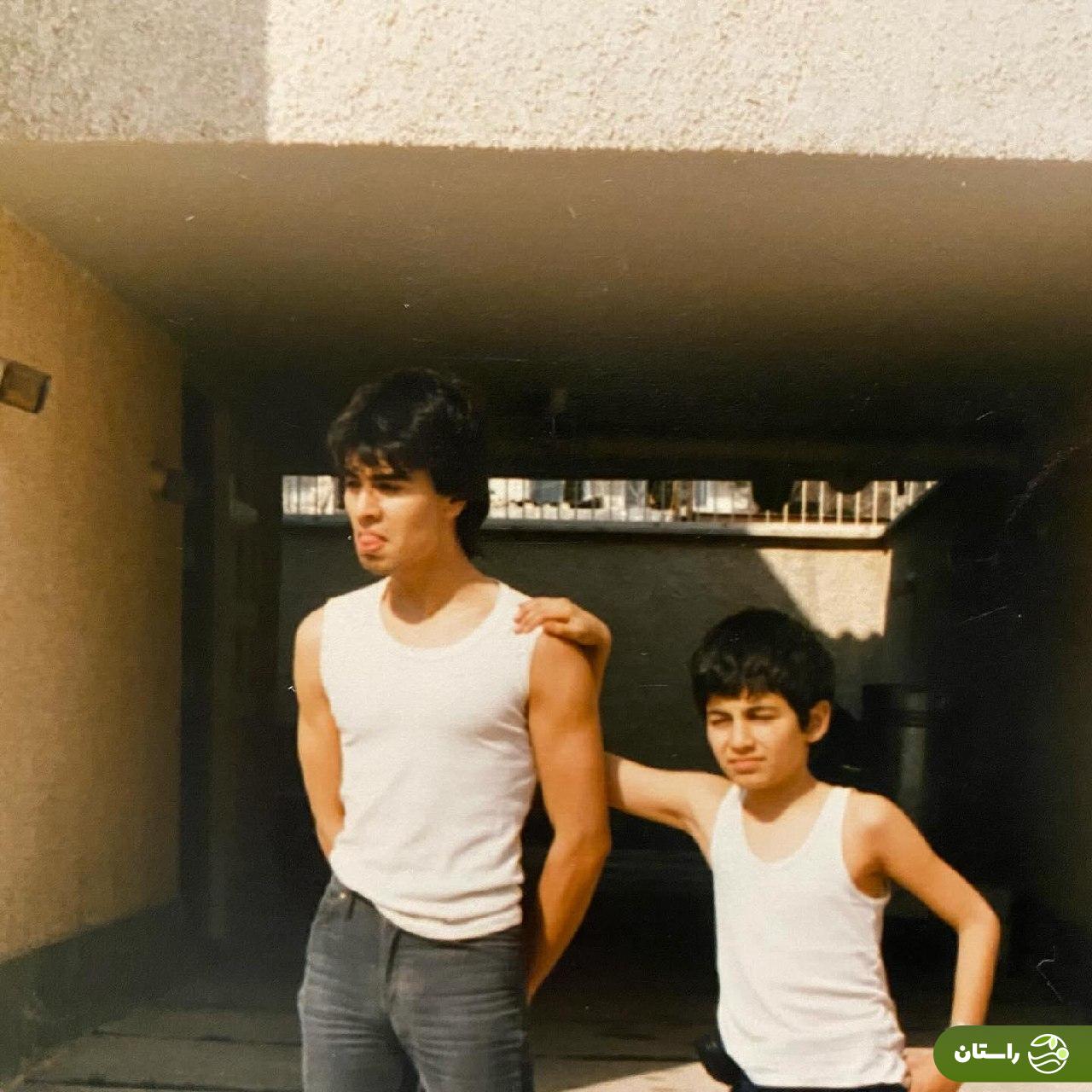 تصاویری جالب و دیده نشده از کودکی، نوجوانی و جوانی پیمان و مهراب قاسمخانی