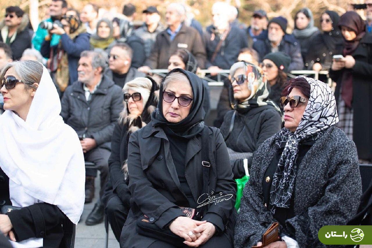 تصاویر | هنرمندان در مراسم تشییع ژاله علو تصاویر | هنرمندان در مراسم تشییع ژاله علو