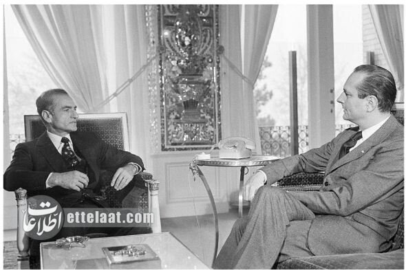 عکس‌های تاریخی منتشرنشده از سفر ۵۰ سال پیش ژاک شیراک به تهران و دیدار با شاه و هویدا