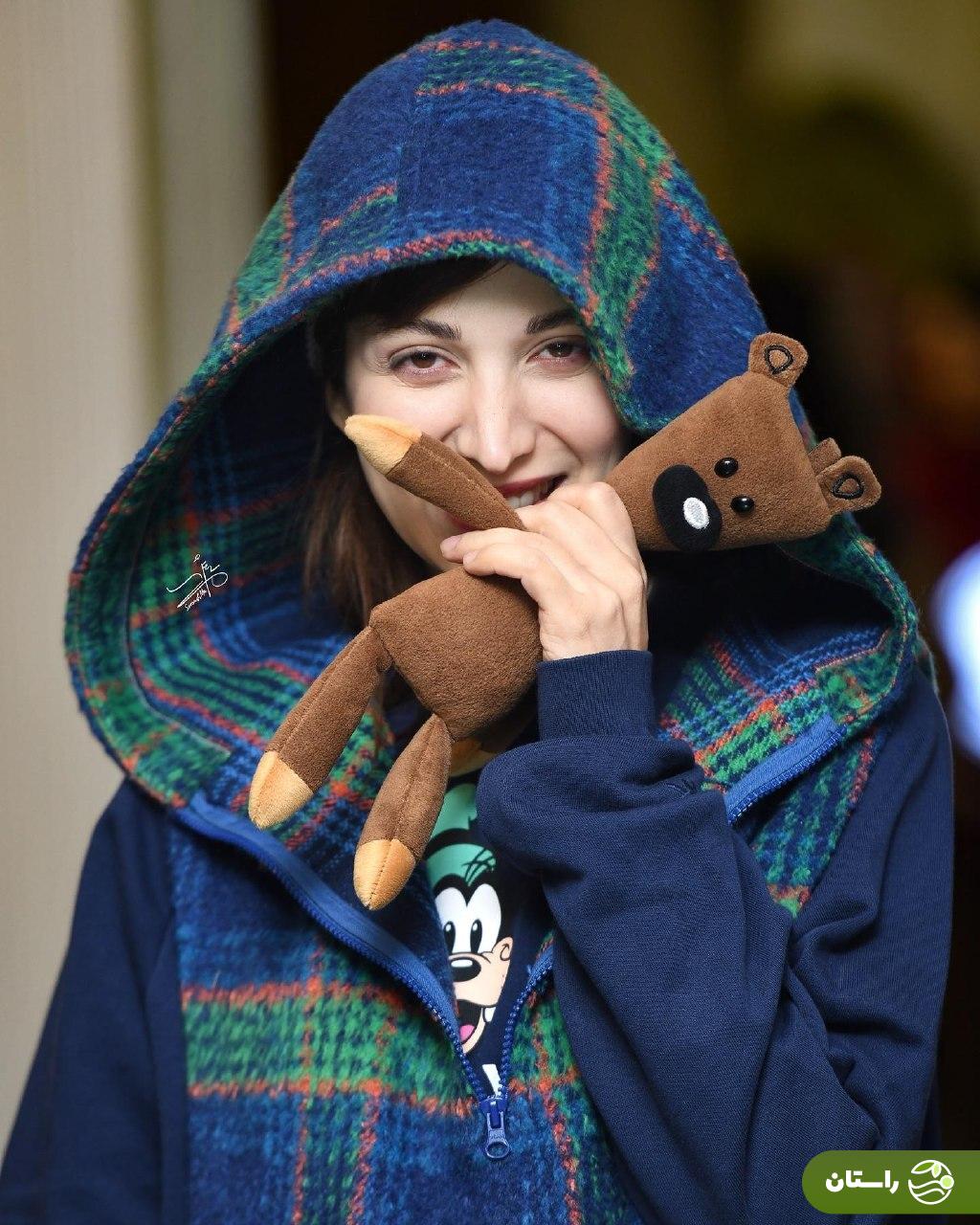 تصاویر | استایل خبرساز روشنک گرامی با عروسک مستربین