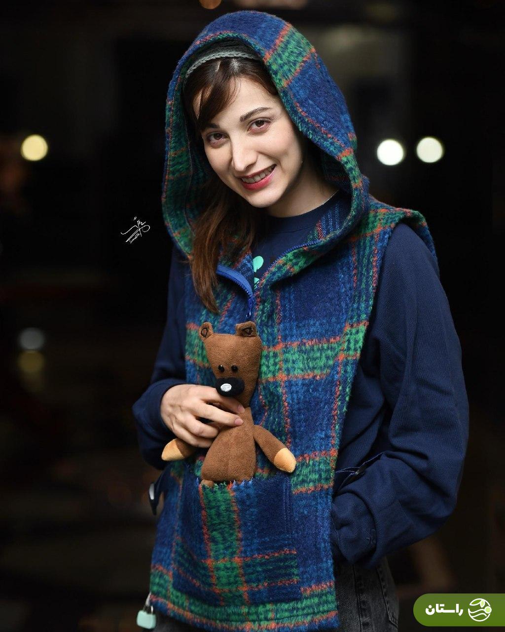 تصاویر | استایل خبرساز روشنک گرامی با عروسک مستربین