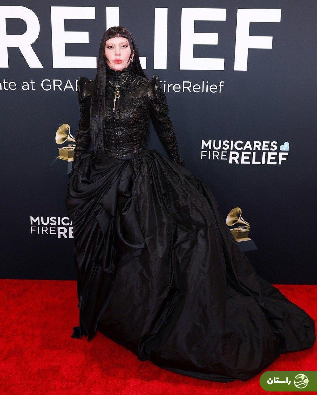 تصاویر | لیدی گاگا با ابروی بلوند در مراسم گرمی