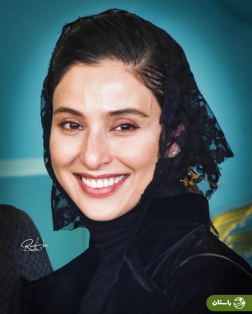 تصاویر | ژست‌های متفاوت سارا بهرامی و آناهیتا افشار در جشنواره فیلم فجر