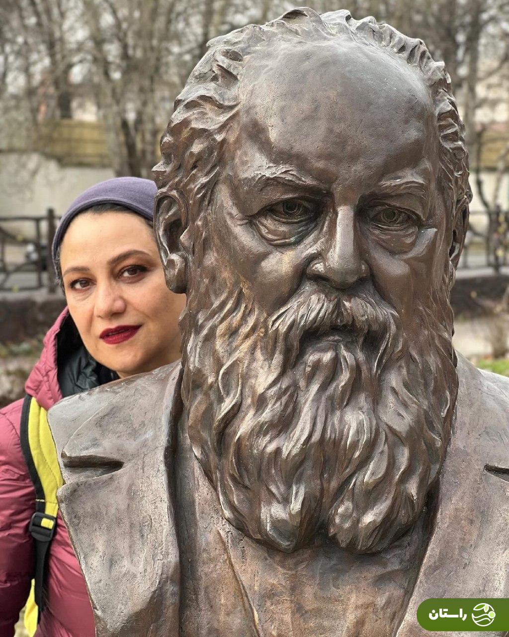 انتشار پست اینستاگرامی شبنم مقدمی بر سر مزار هوشنگ ابتهاج انتشار پست اینستاگرامی شبنم مقدمی بر سر مزار هوشنگ ابتهاج