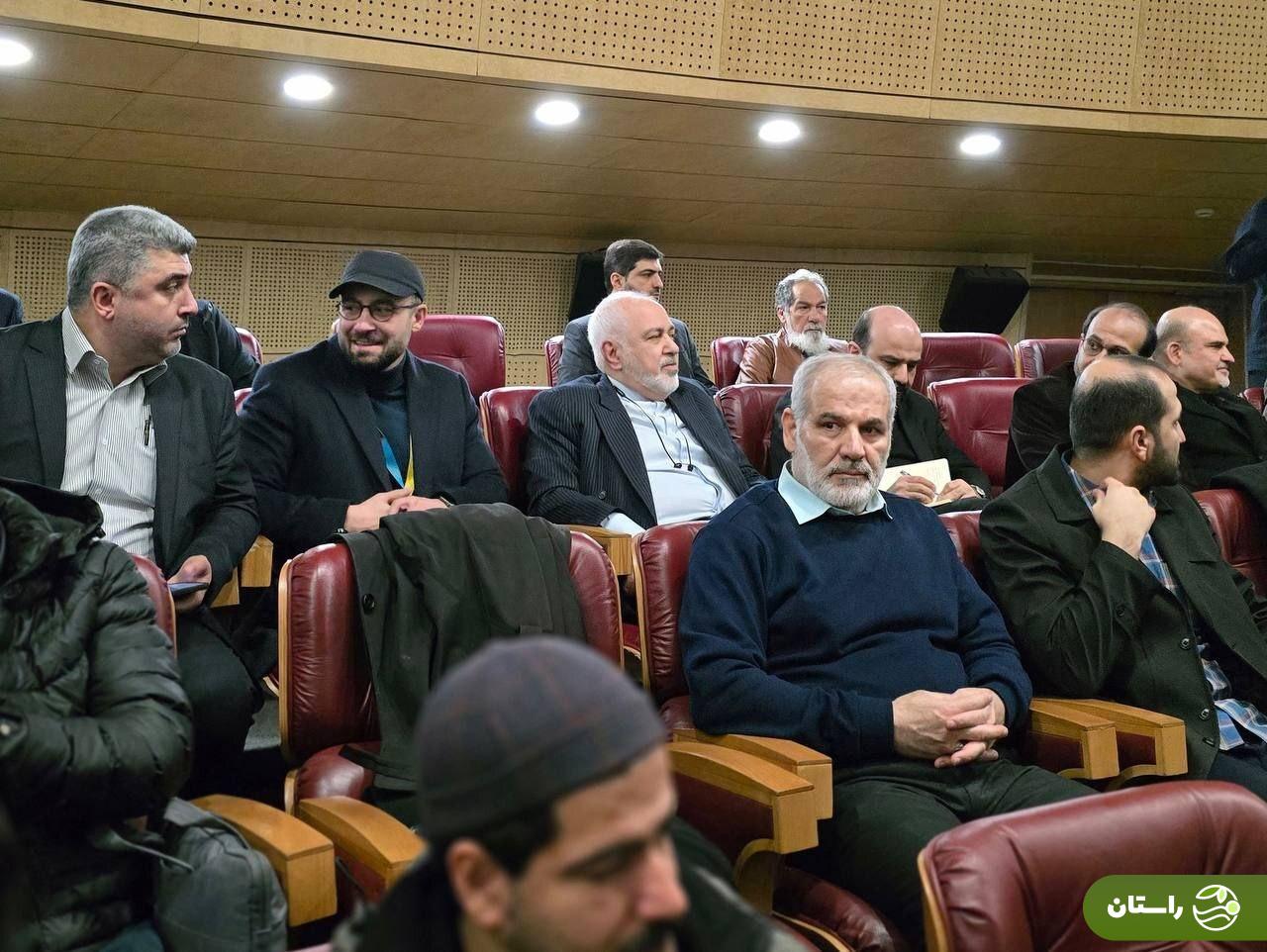 عکس | حضور محمدجواد ظریف برای تماشای فیلم «خدای جنگ» در برج میلاد