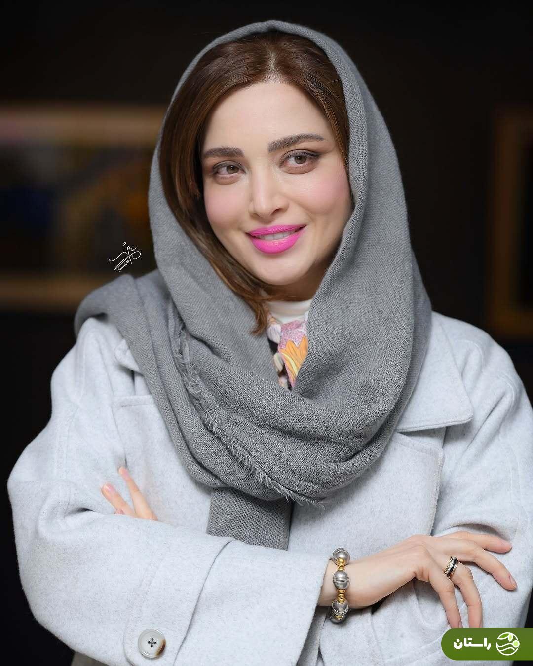 تصاویر | ژست‌ها و استایل بهنوش طباطبایی در نمایشگاه عکس ثمره بختیاری