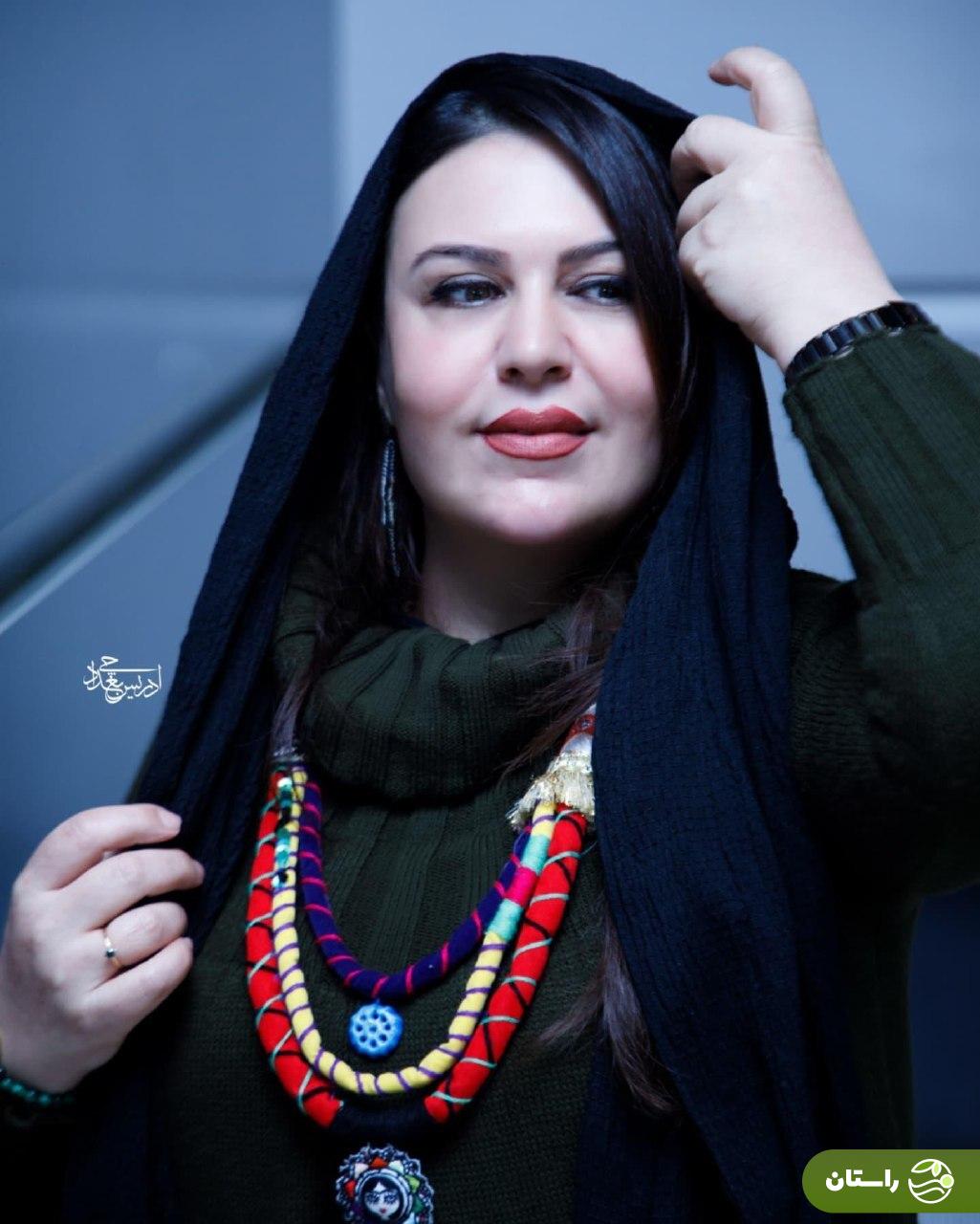 تصاویر | ژست‌های گیتی قاسمی در اکران فیلم پروین اعتصامی