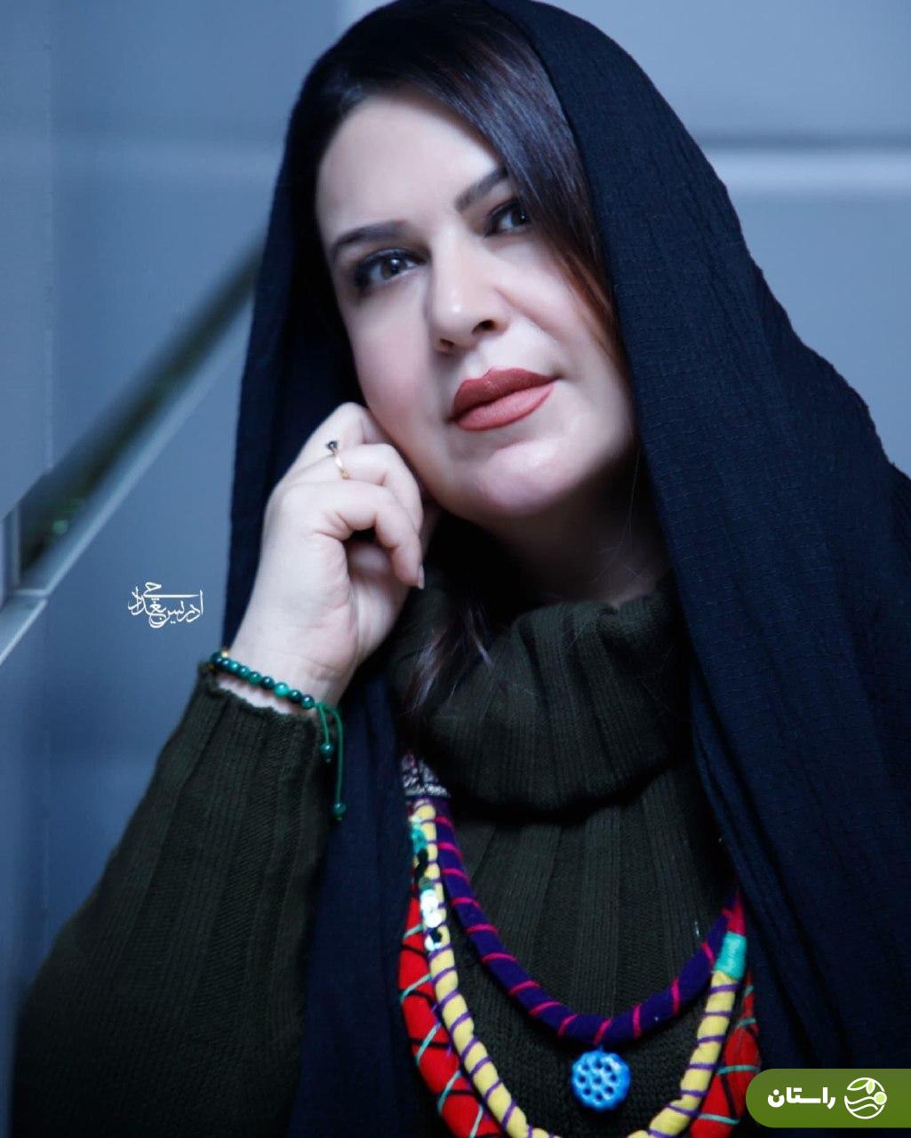 تصاویر | ژست‌های گیتی قاسمی در اکران فیلم پروین اعتصامی