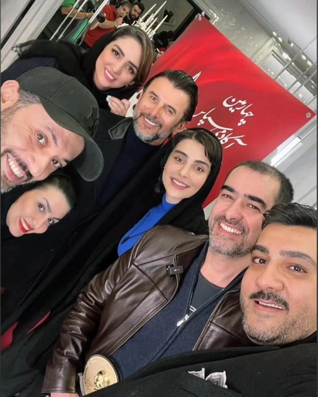 تصویر | سلفی آسانسوری شهاب حسینی، لاله مرزبان و امین حیایی