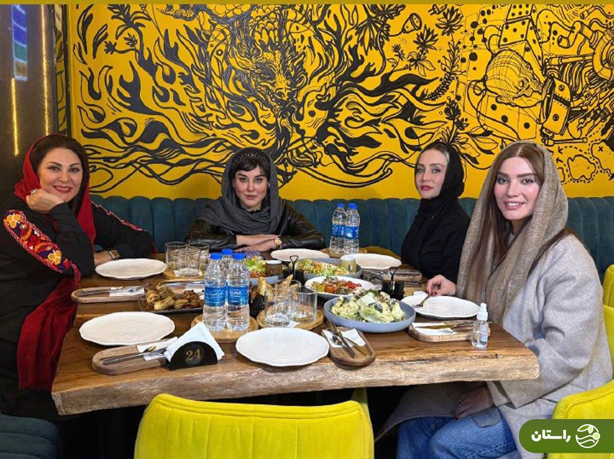 عکسی جالب از دیدار شبانه حدیث فولادوند، لاله اسکندری، متین ستوده و آشا مهرابی در شیراز