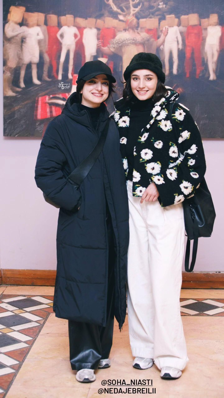 تصویری دو نفره از ندا جبرئیلی و سها نیاستی