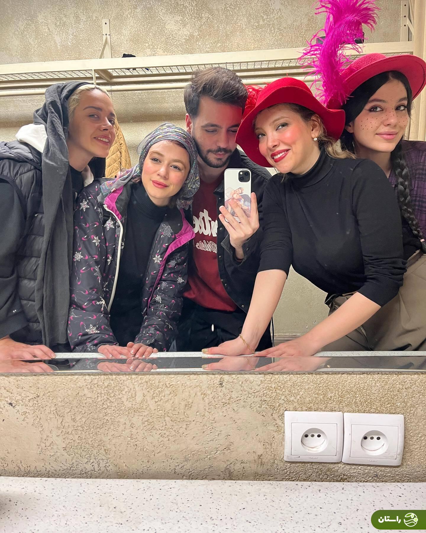 تصاویر | صدف اسپهبدی در پشت صحنه تئاتر کورالاین