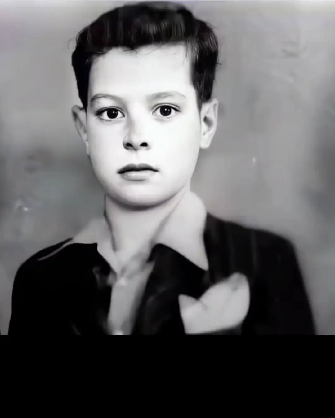 کودکیِ «جمشید هاشم پور»