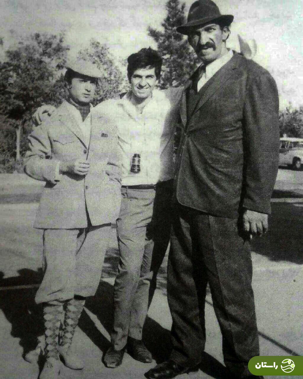 عکس | تونل زمان؛ بهروز وثوقی و داریوش مهرجویی با شورت مایو در حال آفتاب گرفتن در دهه ۵۰ عکس | تونل زمان؛ بهروز وثوقی و داریوش مهرجویی با شورت مایو در حال آفتاب گرفتن در دهه ۵۰