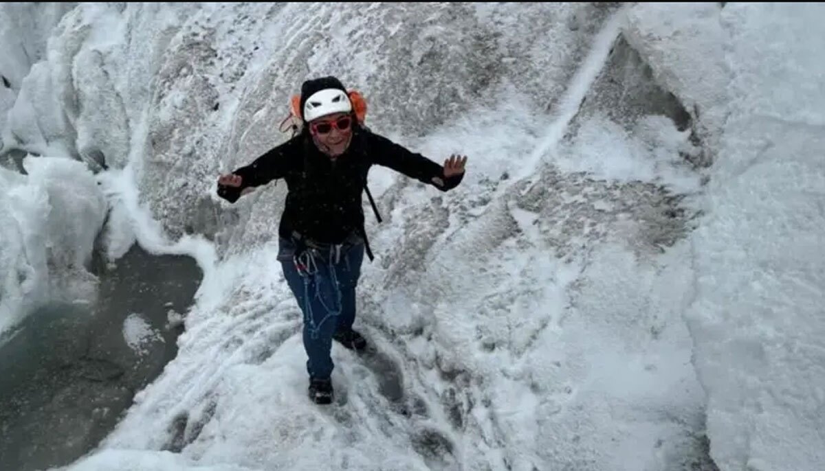 زنی که اورست را در ۱۵ ساعت فتح کرد، کیست؟