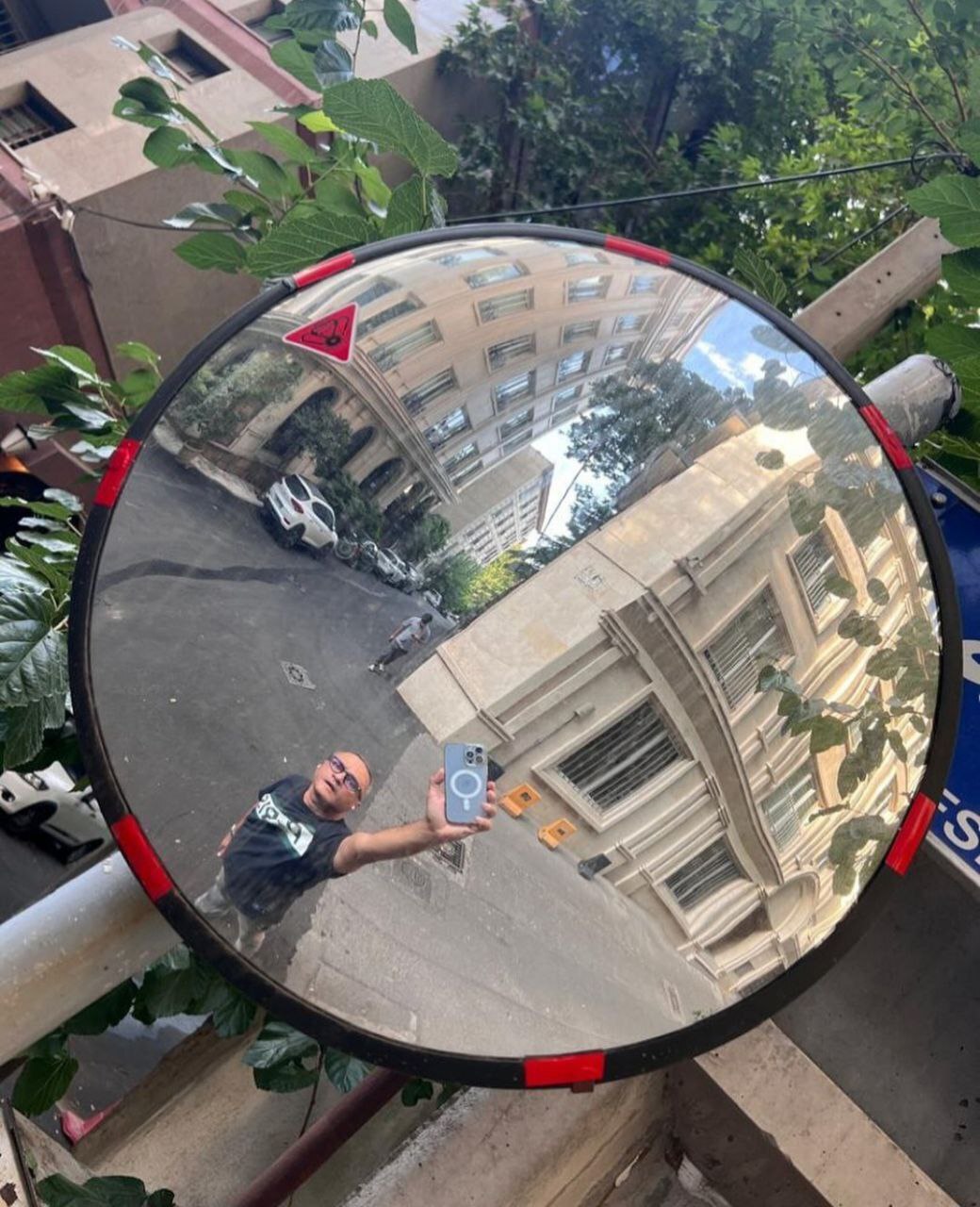 عکس | رامبد جوان از آنچه در آینه میبینید به شما نزدیکتر است! عکس | رامبد جوان از آنچه در آینه میبینید به شما نزدیکتر است!