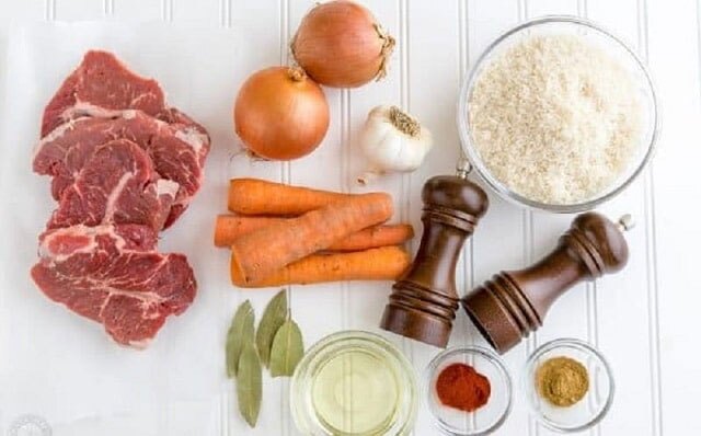 چلو گوشت هویج؛ غذایی که تبریزیها برای محرم میپزند چلو گوشت هویج؛ غذایی که تبریزیها برای محرم میپزند