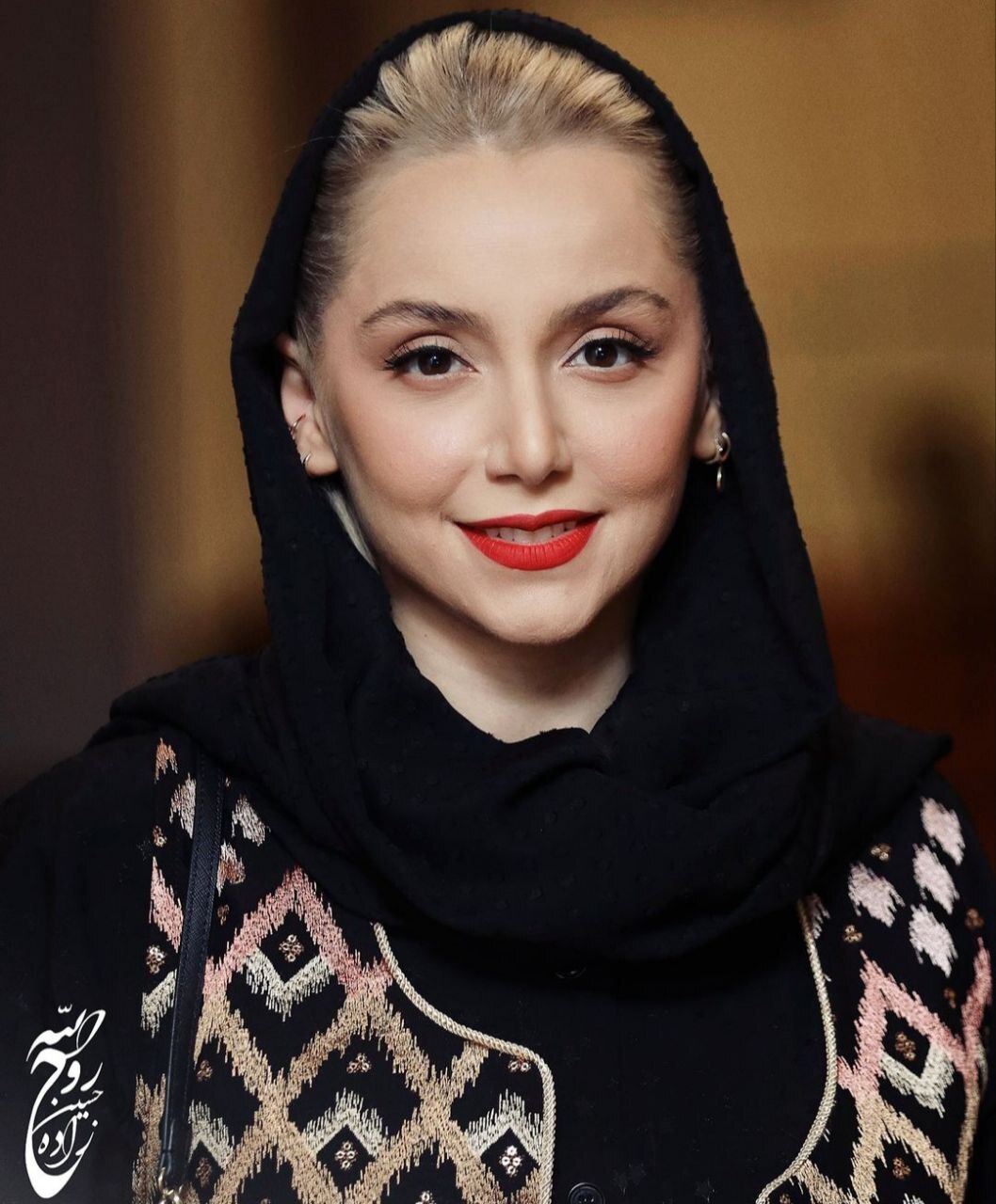 عکس و ویدئو | استایل زیبا و جذاب نازنین بیاتی در اکران خصوصی ساعت ۶ صبح