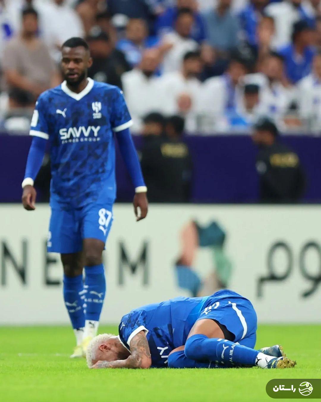 تصاویر | سه صحنه مهم از حضور کوتاه نیمار در بازی با استقلال؛ درگیری، مصدومیت و سماجت برای تصاحب پیراهن تصاویر | سه صحنه مهم از حضور کوتاه نیمار در بازی با استقلال؛ درگیری، مصدومیت و سماجت برای تصاحب پیراهن