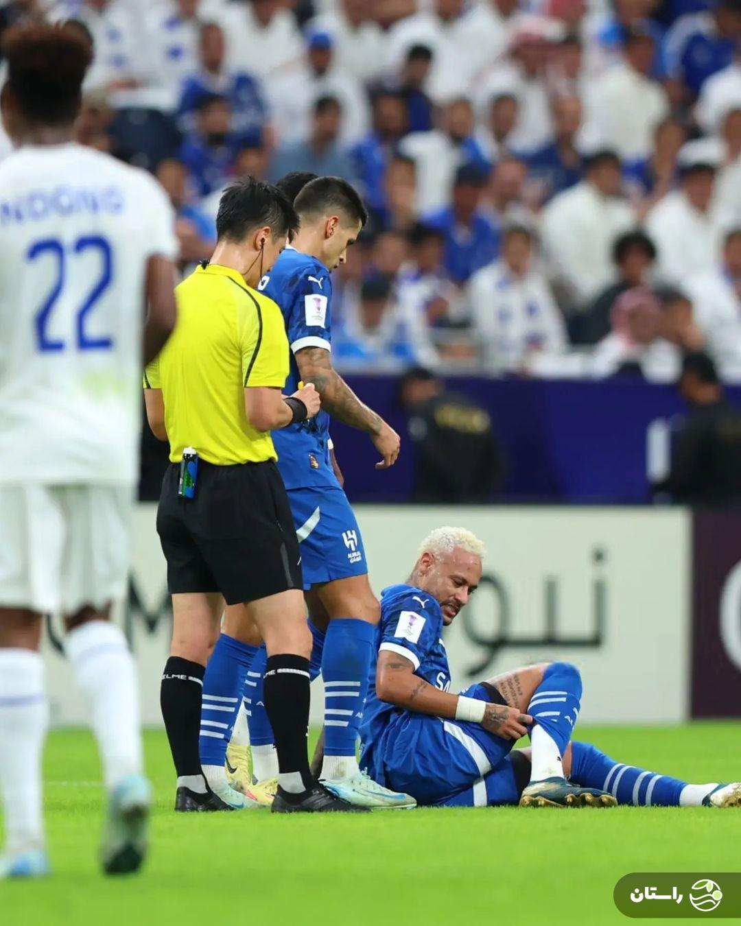 تصاویر | سه صحنه مهم از حضور کوتاه نیمار در بازی با استقلال؛ درگیری، مصدومیت و سماجت برای تصاحب پیراهن تصاویر | سه صحنه مهم از حضور کوتاه نیمار در بازی با استقلال؛ درگیری، مصدومیت و سماجت برای تصاحب پیراهن