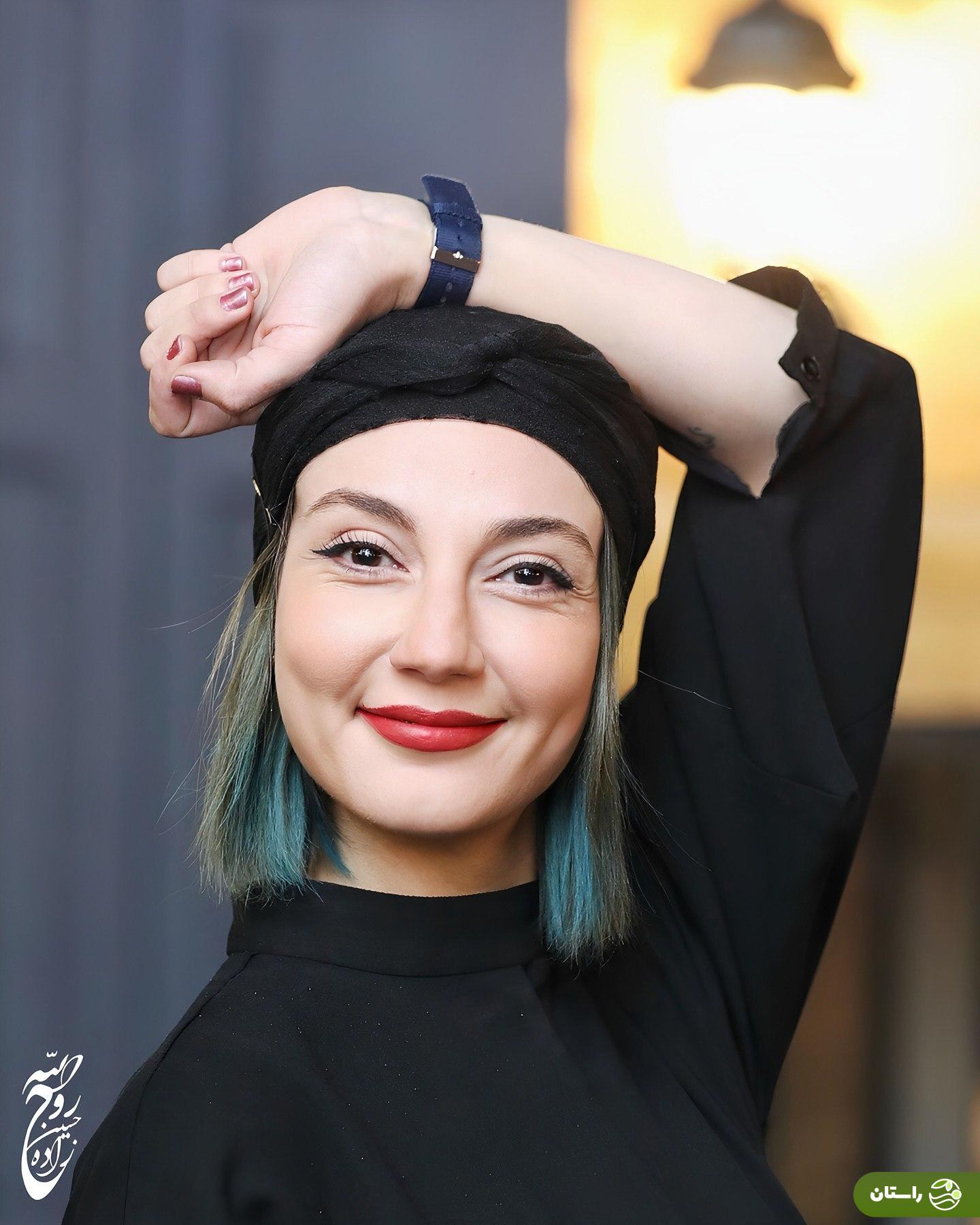 تصاویر | ژست‌های جذاب حدیث میرامینی در افتتاحیه نمایش بی پایانی