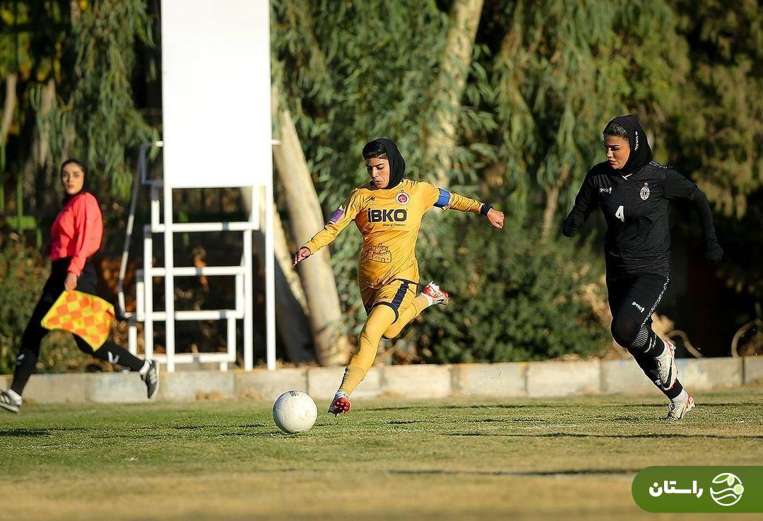 عکس‌های دیدنی از دو بازیکن تیم فوتبال دختران خاتون بم