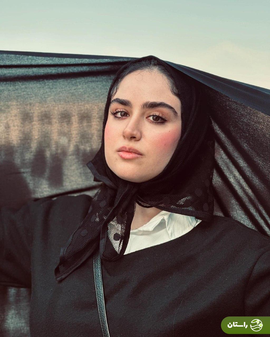 تصاویر جدید «لیلا» سریال «همه چیز آنجاست» در حرم امام رضا تصاویر جدید «لیلا» سریال «همه چیز آنجاست» در حرم امام رضا