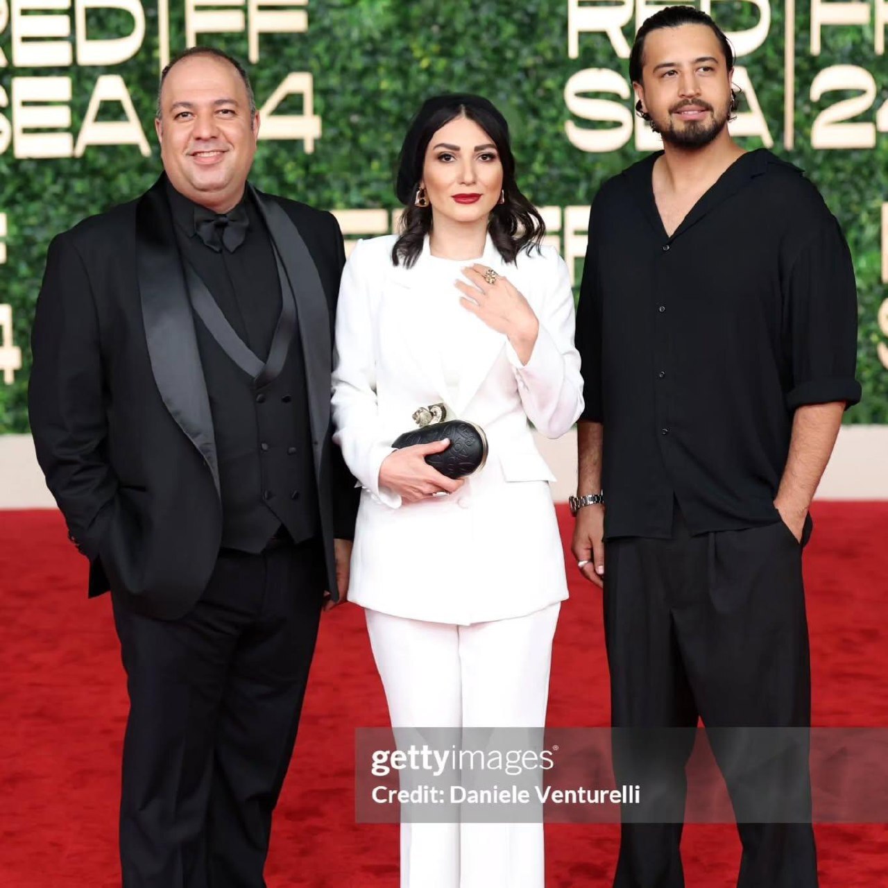 تصاویری از مهرداد صدیقیان، سمیرا حسن‌پور و علی اوجی روی فرش قرمز فستیوال فیلم دریای سرخ