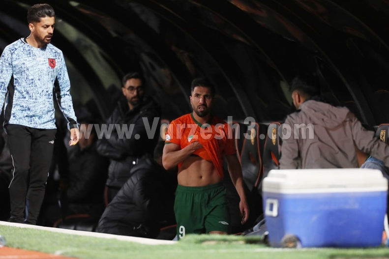 تصاویر | عصبانیت شدید فرشید اسماعیلی و عجیب‌ترین مصدومیت فوتبال ایران