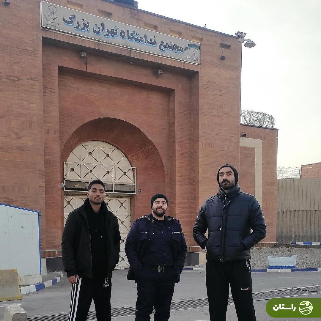 عکس | متهمان پرونده «تتلو» از زندان آزاد شدند عکس | متهمان پرونده «تتلو» از زندان آزاد شدند