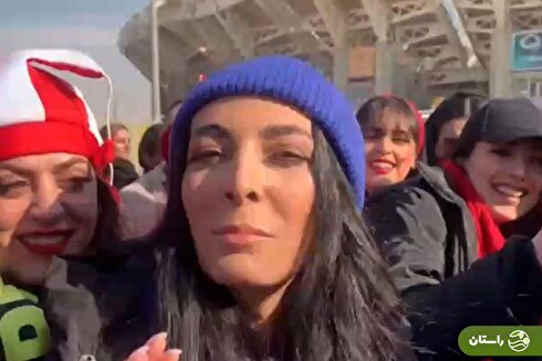 ویدئو |‌ دختران هوادار پرسپولیس: نه شله زرد نه کیسه عشق ما پرسپولیسه!