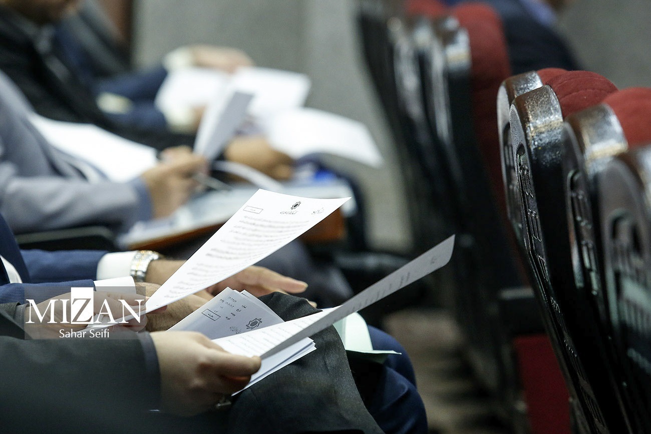 تصاویر | متهم ردیف اول چای دبش پای میز محاکمه؛ اعلام زمان صدور حکم پرونده چای دبش تصاویر | متهم ردیف اول چای دبش پای میز محاکمه؛ اعلام زمان صدور حکم پرونده چای دبش