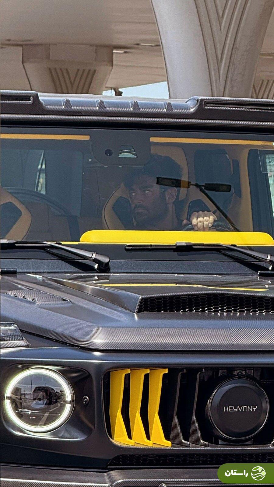 عکس | ژست محمدرضا گلزار پشت فرمان خودرو لوکسش