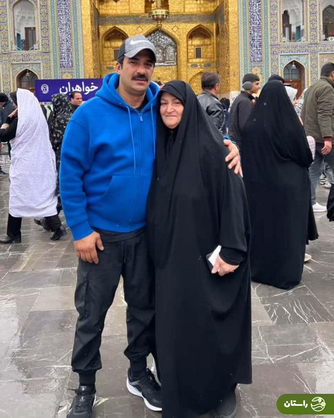 عکس | یوسف تیموری در کنار پدر و مادرش