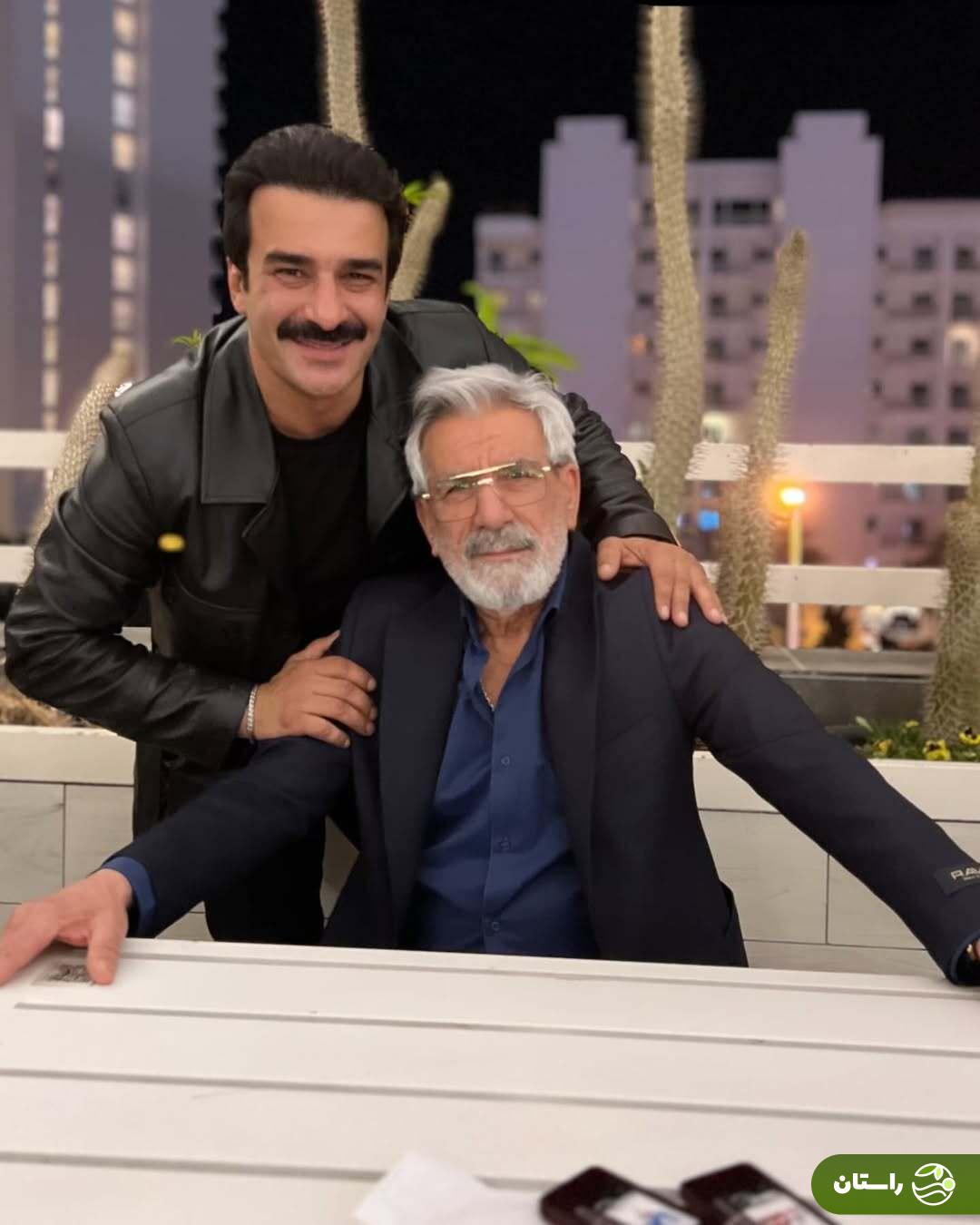 عکس | یوسف تیموری در کنار پدر و مادرش