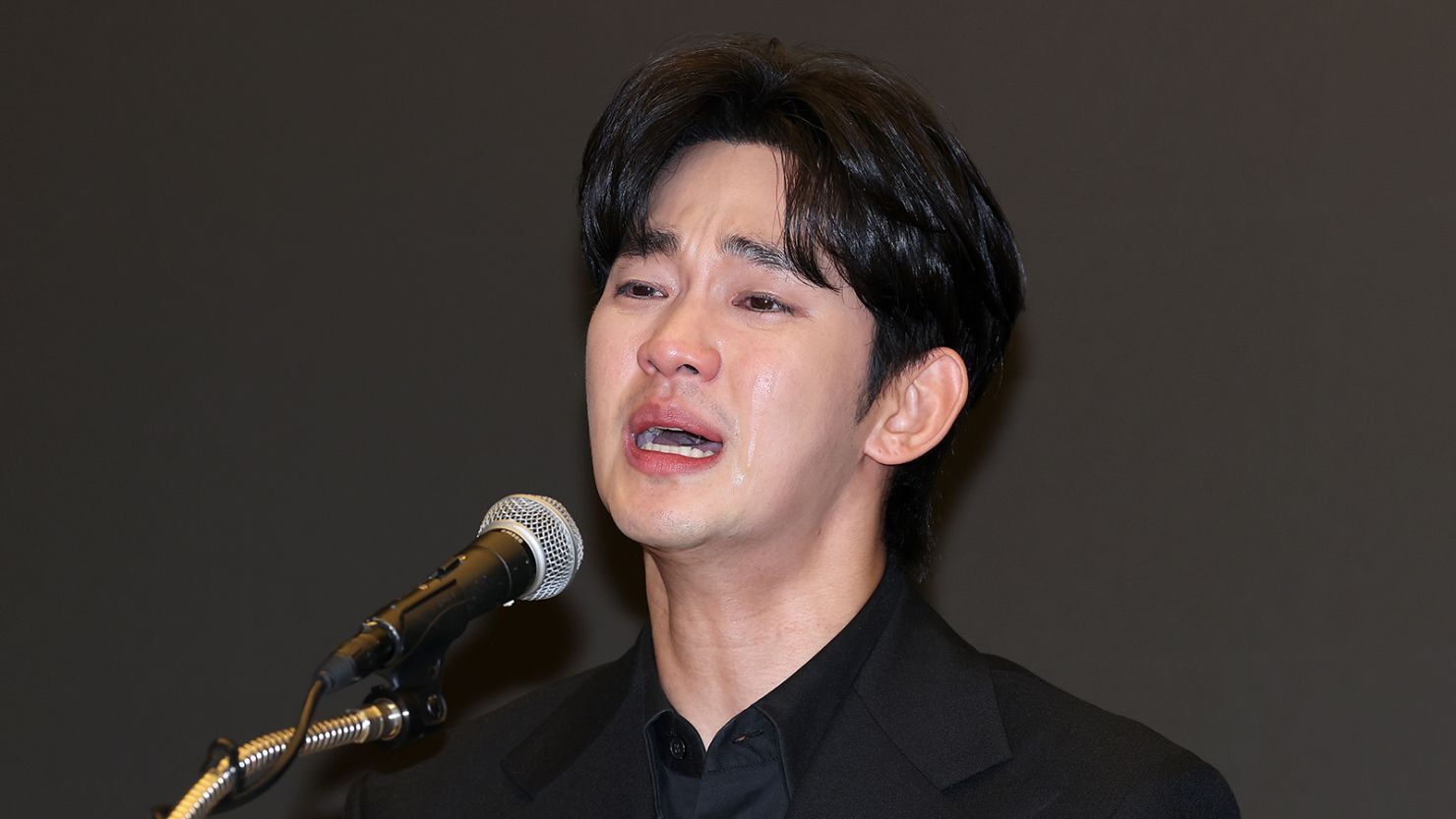 خودکشی خانم بازیگر، راز یک عشق ممنوعه را فاش کرد! خودکشی خانم بازیگر، راز یک عشق ممنوعه را فاش کرد!