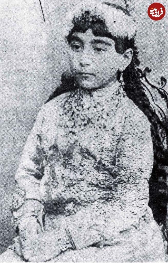 عکس | سفر در زمان؛ «تاج‌السلطنه»، دختر ناصرالدین شاه در روز نامزدی‌اش در ۱۰ سالگی؛ سال ۱۲۷۲