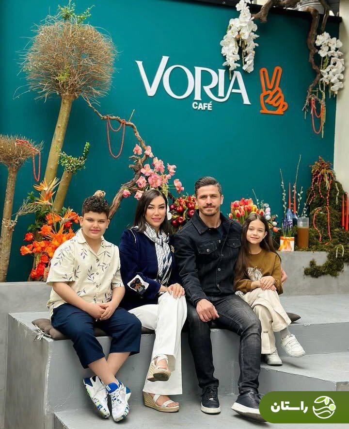 تصویری از وریا غفوری و خانوادهاش در کنار هفتسینِ کافه و یک خبر خوب! تصویری از وریا غفوری و خانوادهاش در کنار هفتسینِ کافه و یک خبر خوب!