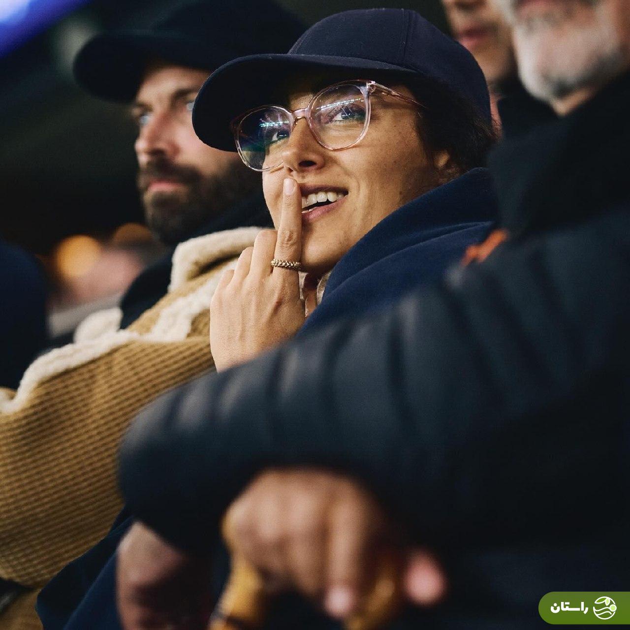 تصاویر | گلشیفته فراهانی و پدرش در حال تماشای بازی پاری سن ژرمن