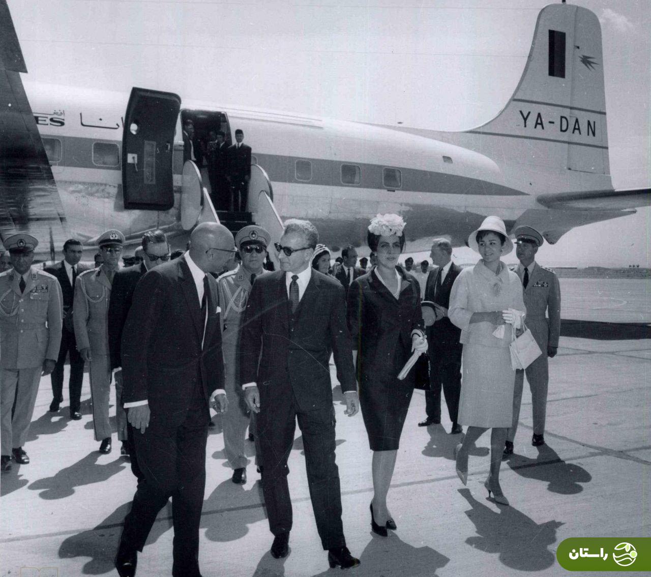 عکس | تونل زمان؛ استقبال «شاه و فرح» از ظاهرشاه و همسرش ملکه حمیرا در سال ۱۳۴۲