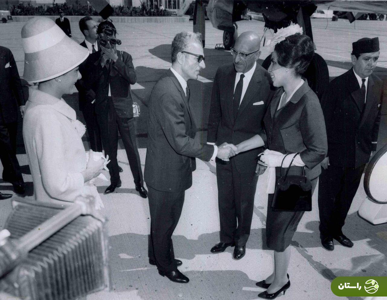 عکس | تونل زمان؛ استقبال «شاه و فرح» از ظاهرشاه و همسرش ملکه حمیرا در سال ۱۳۴۲