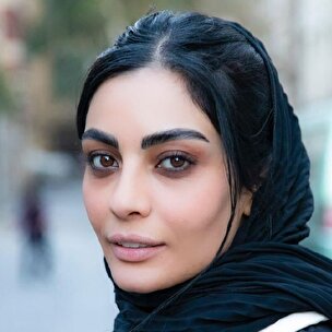 عکس | صحرا اسداللهی با این استایل از اصفهان آغاز ۱۴۰۴ را تبریک گفت