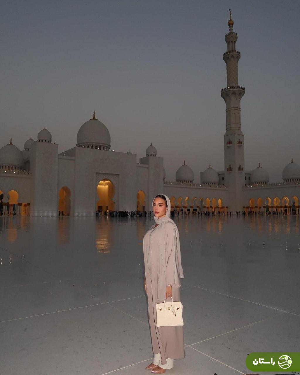 جورجینا رودریگز با پوشش اسلامی در مسجد شیح زاید