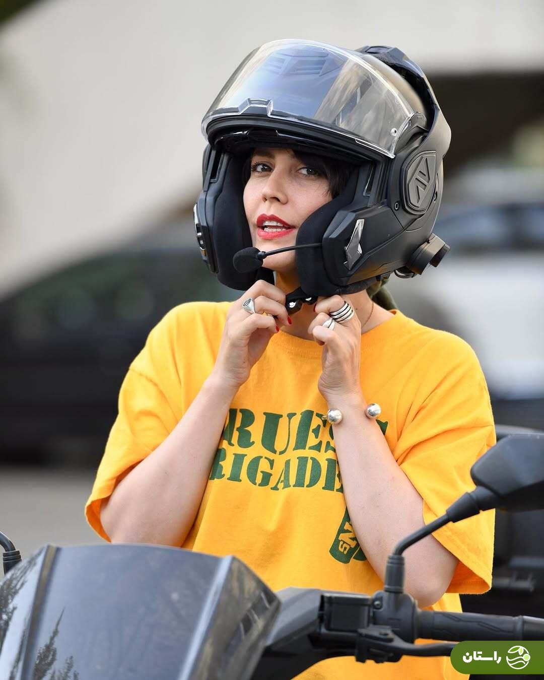 عکس | موتورسواری پنهانی «شبنم قربانی» و یک آرزو برای سال جدید عکس | موتورسواری پنهانی «شبنم قربانی» و یک آرزو برای سال جدید